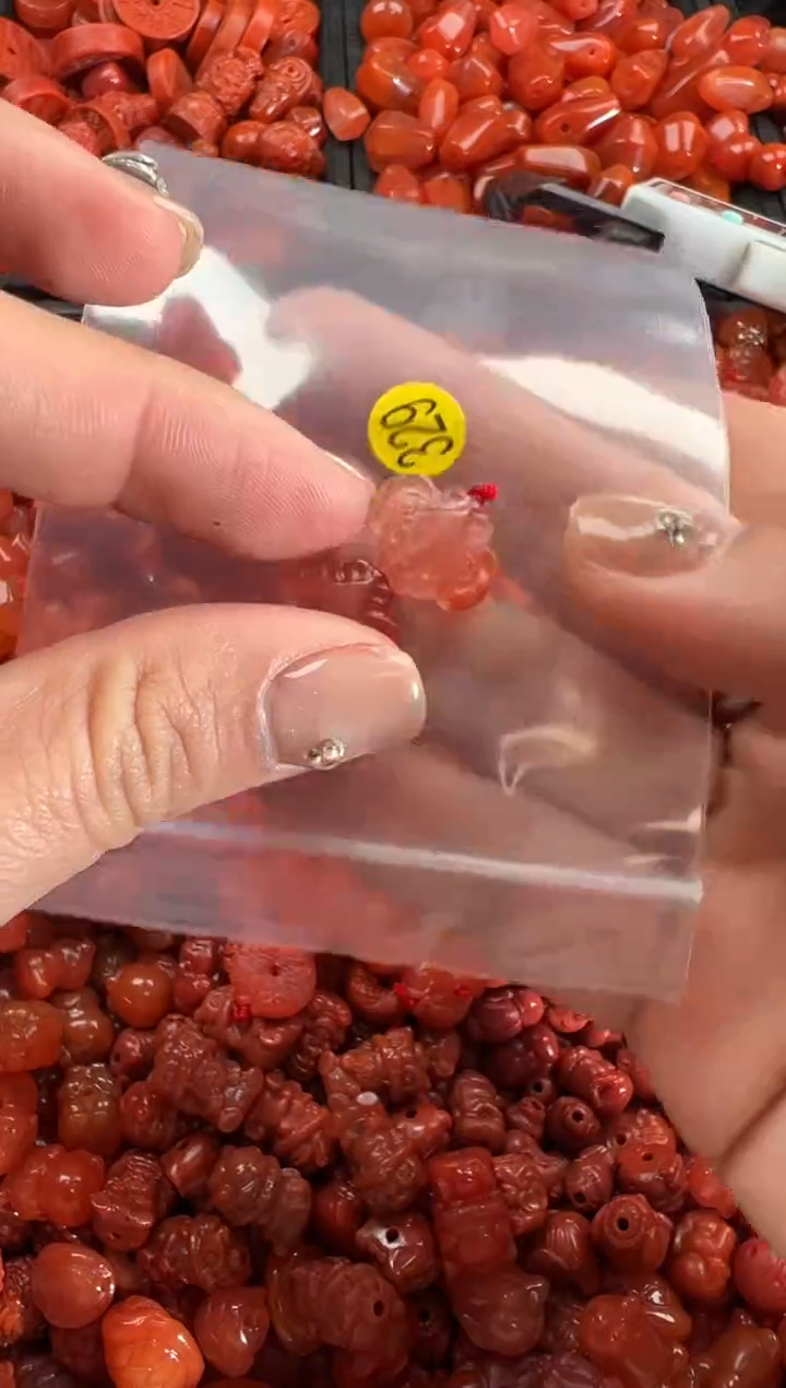 【闪购商品】南红玛瑙颈饰未镶嵌1