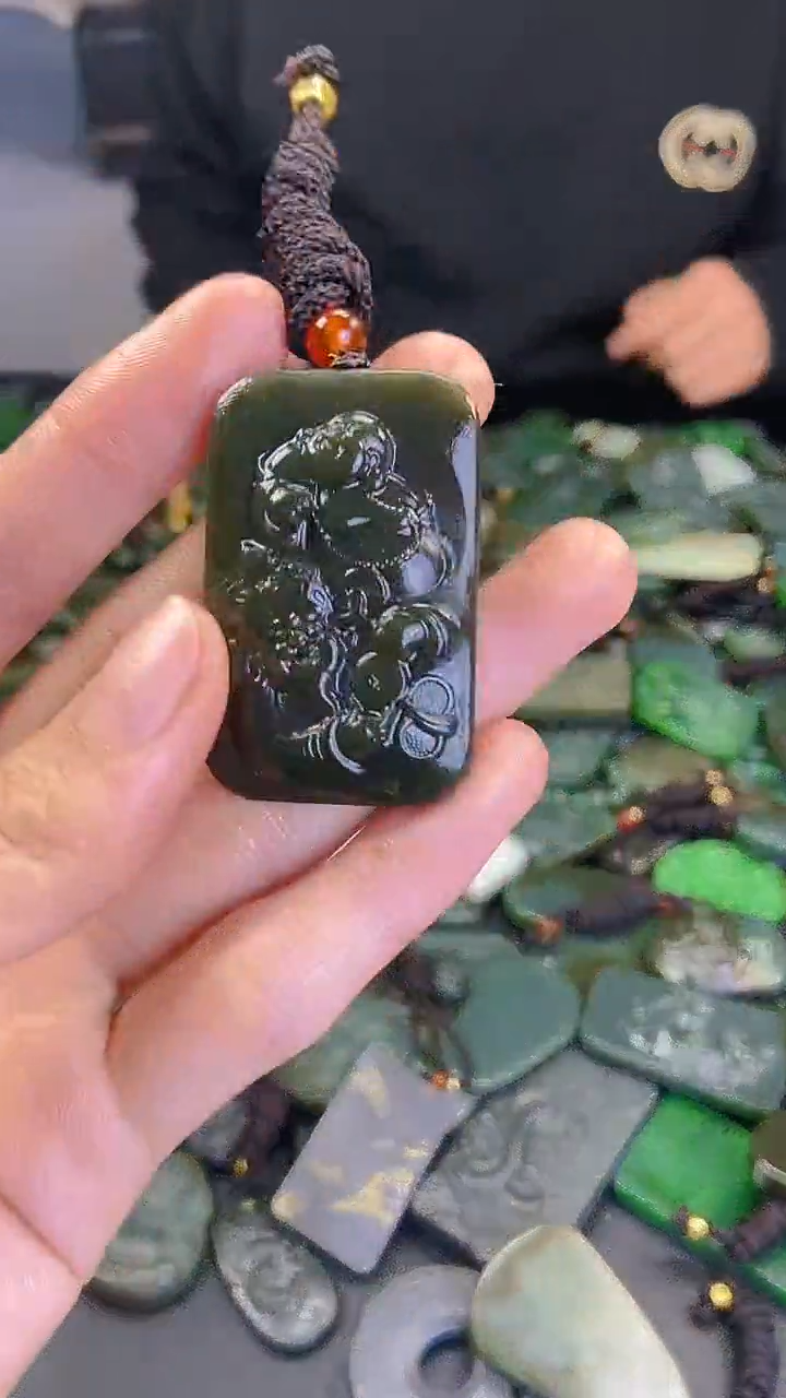 颈饰未镶嵌和田玉1