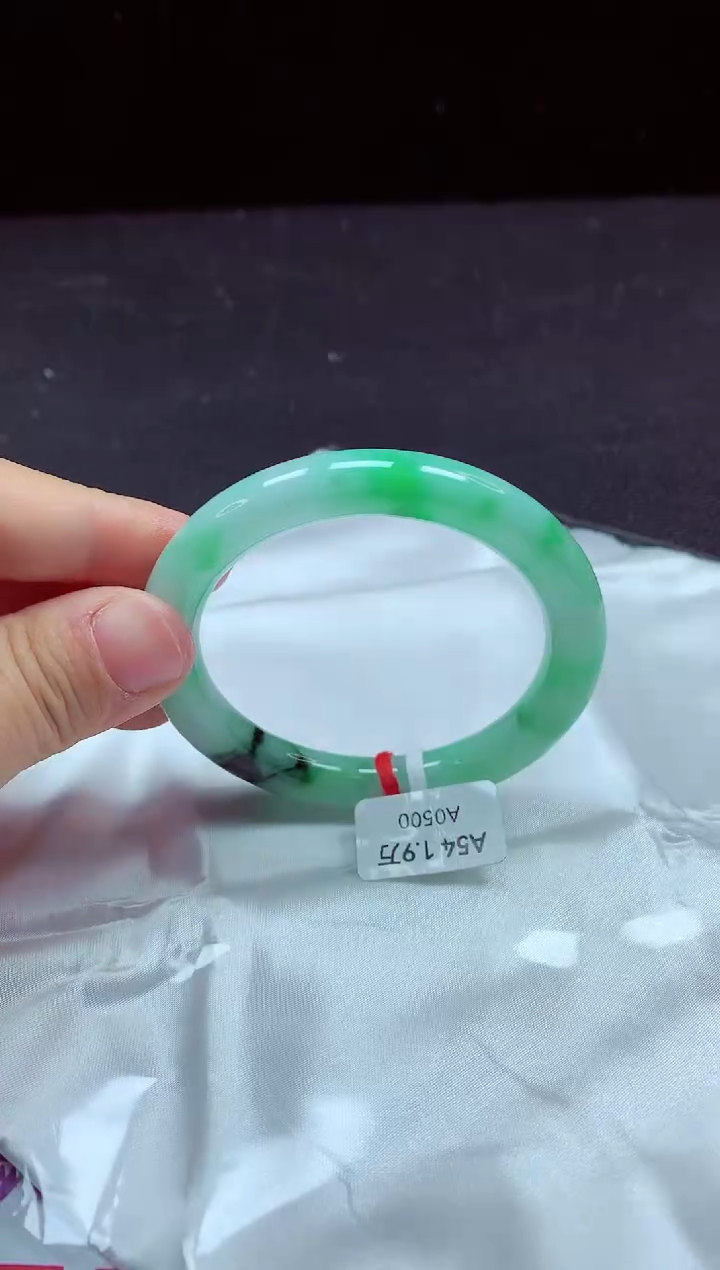 【闪购商品】翡翠手镯未镶嵌镯子54+