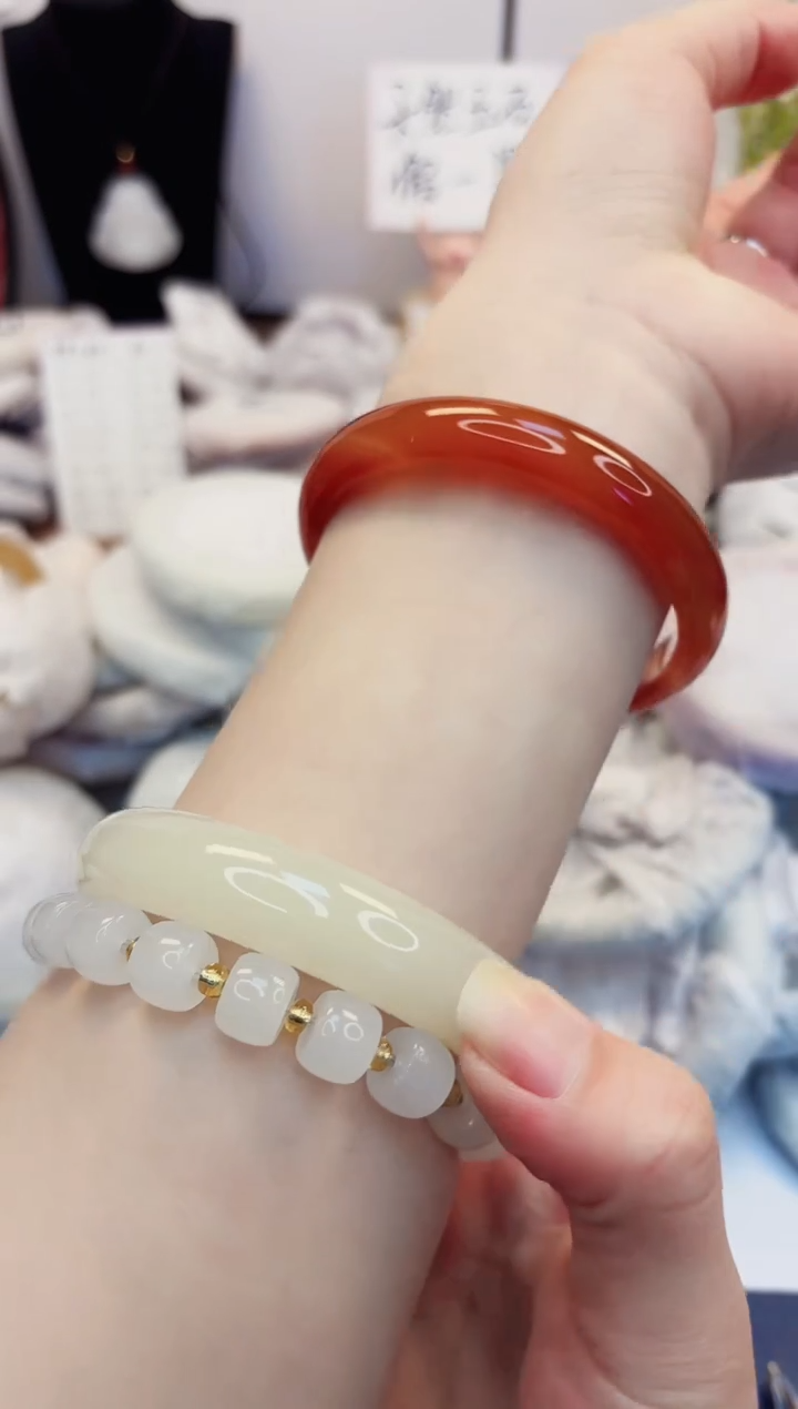 【闪购商品】石英质玉手镯未镶嵌344-玛瑙-圈口59