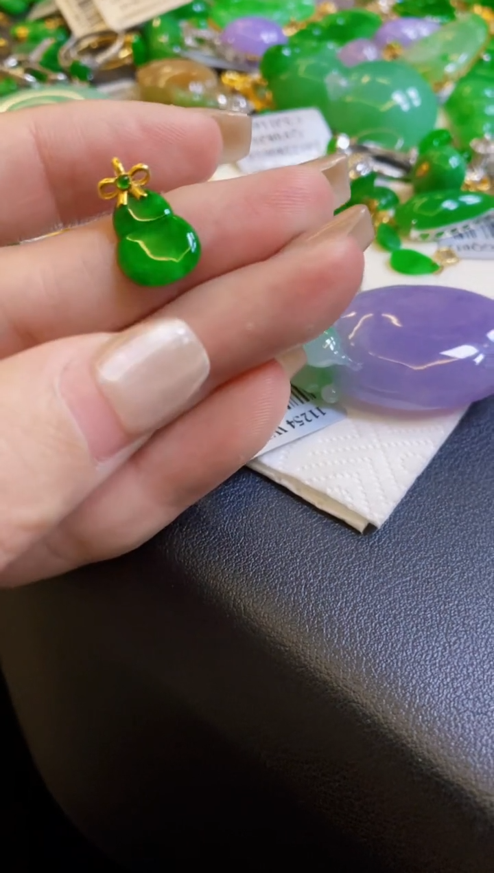 【闪购商品】定制翡翠18K金镶嵌吊坠