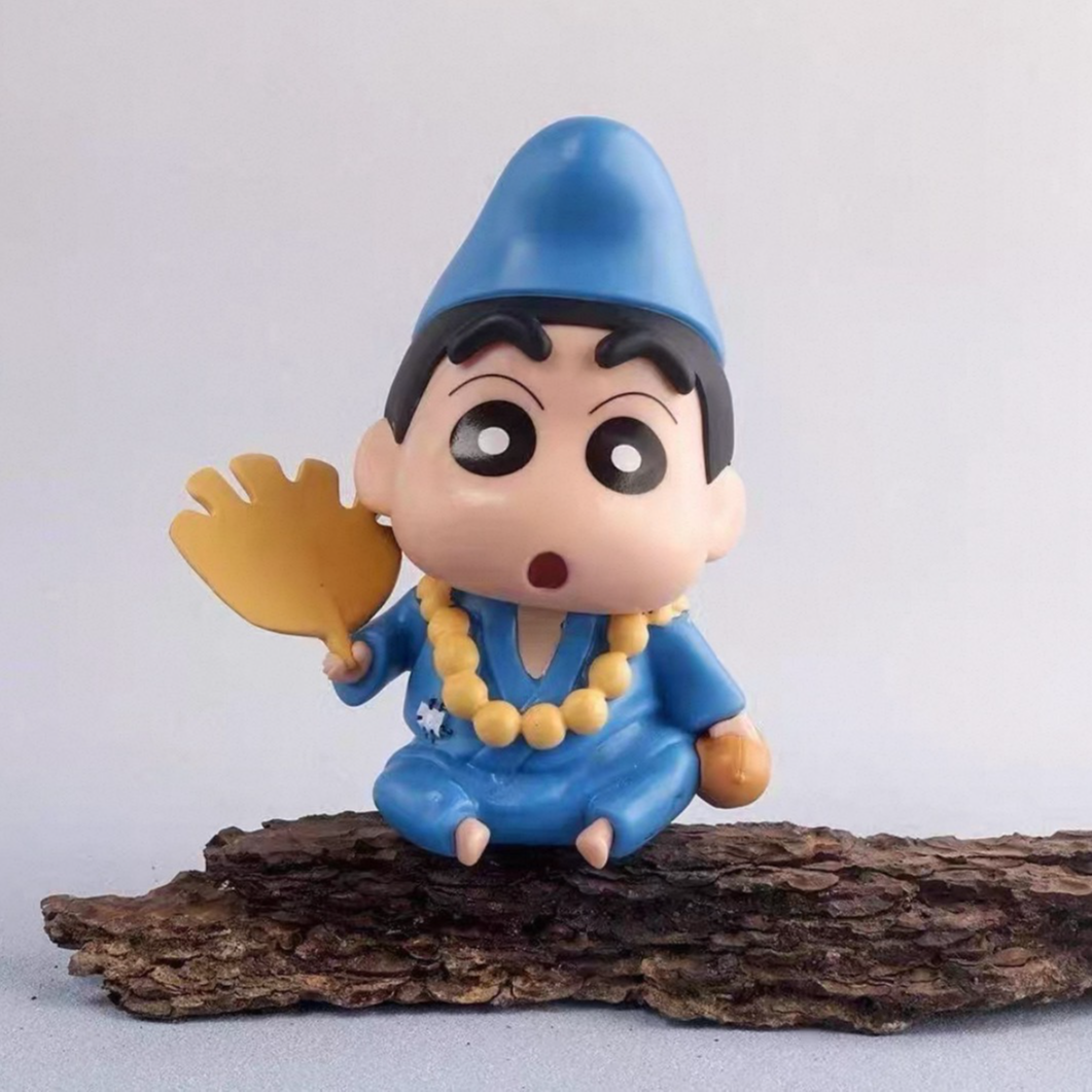 济公蜡笔小新COS系列可爱女生办公桌面车载机箱摆件10cm公仔手办