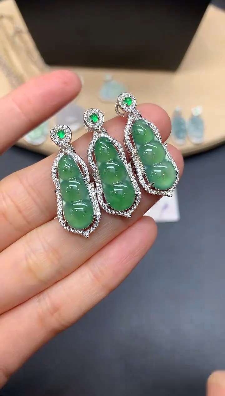 【闪购商品】翡翠吊坠(不含链)银S925镶嵌福豆【多样性发其一】