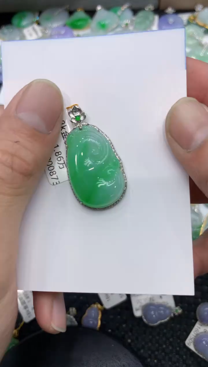 【闪购商品】翡翠颈饰18K金镶嵌22222222221