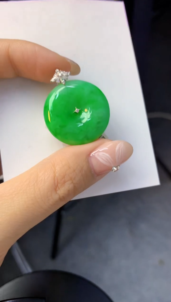 颈饰18K金镶嵌翡翠天然缅甸a货翡翠百元以上9元证书费自理