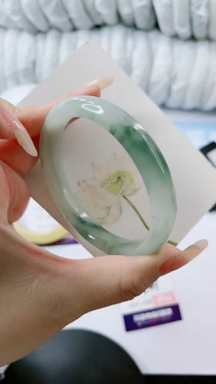 【闪购商品】石英质玉手镯未镶嵌多样性发货L541