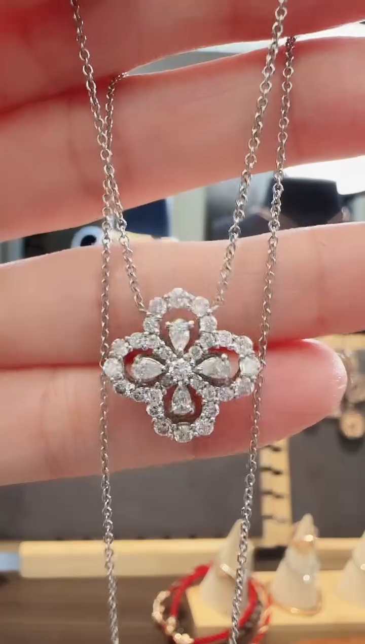 铂Pt950镶嵌套链天然钻石满钻幸运草套链