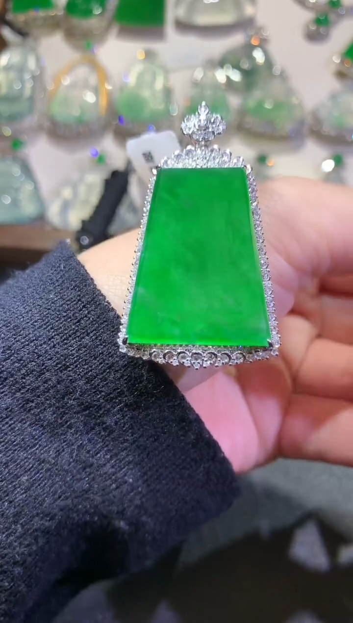 【闪购商品】翡翠吊坠(不含链)18K金镶嵌113无事牌