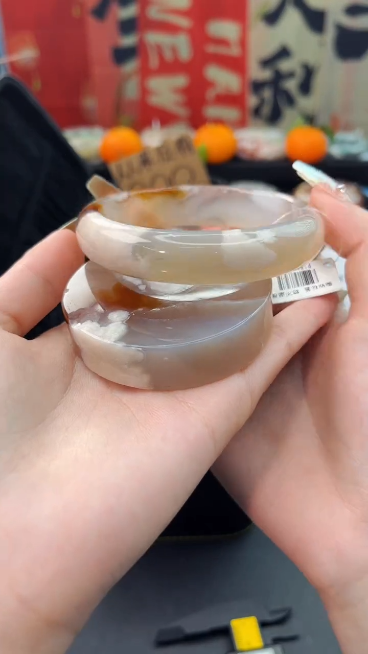 【闪购商品】石英质玉手镯未镶嵌赠送镯心（64圈口）