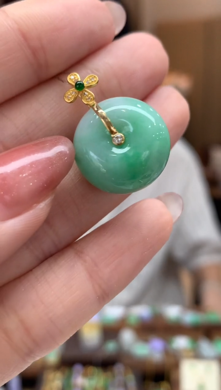 翡翠18K金镶嵌吊坠(不含链)平安扣
