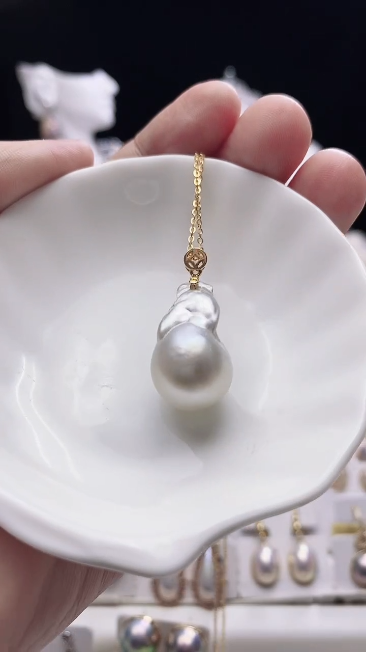 【闪购商品】海水珍珠颈饰18K金镶嵌澳白巴洛克珍珠吊坠