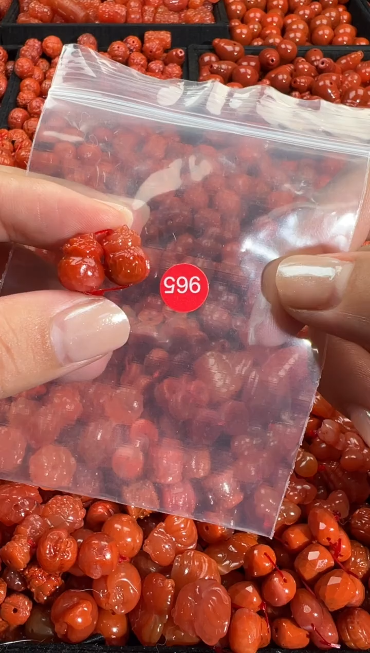 颈饰未镶嵌南红玛瑙1