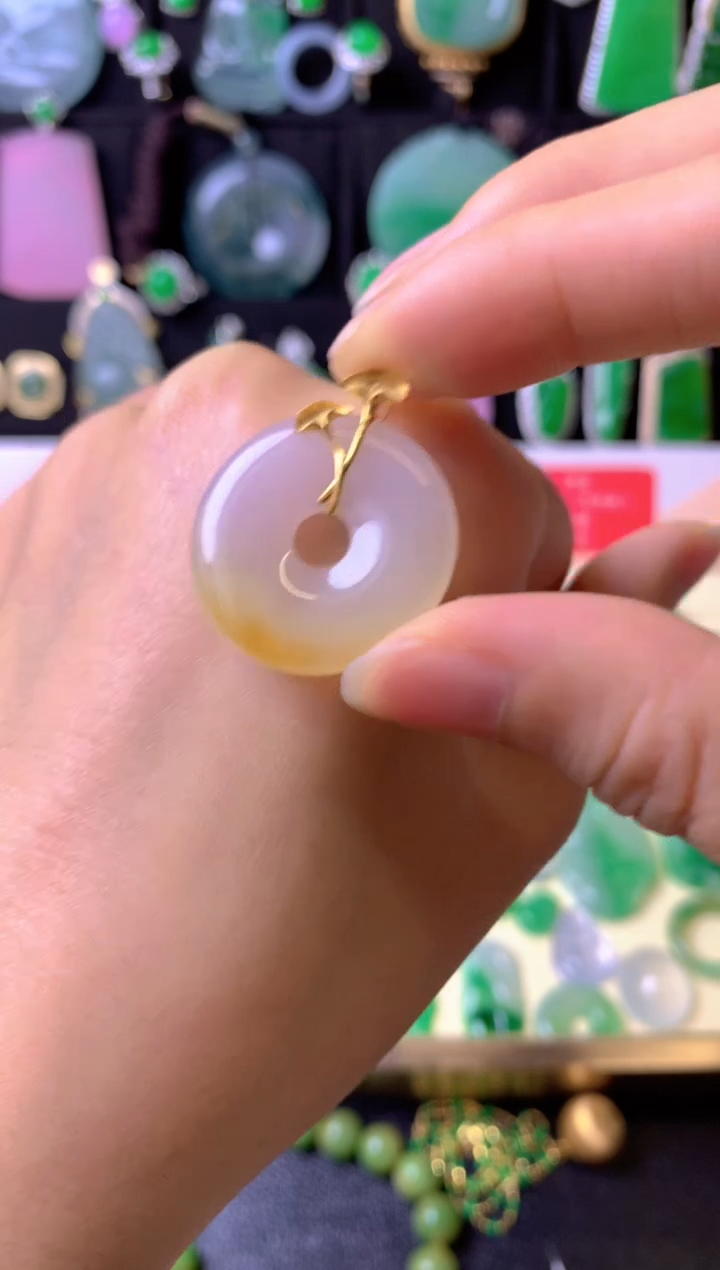 翡翠18K金镶嵌颈饰成品吊坠