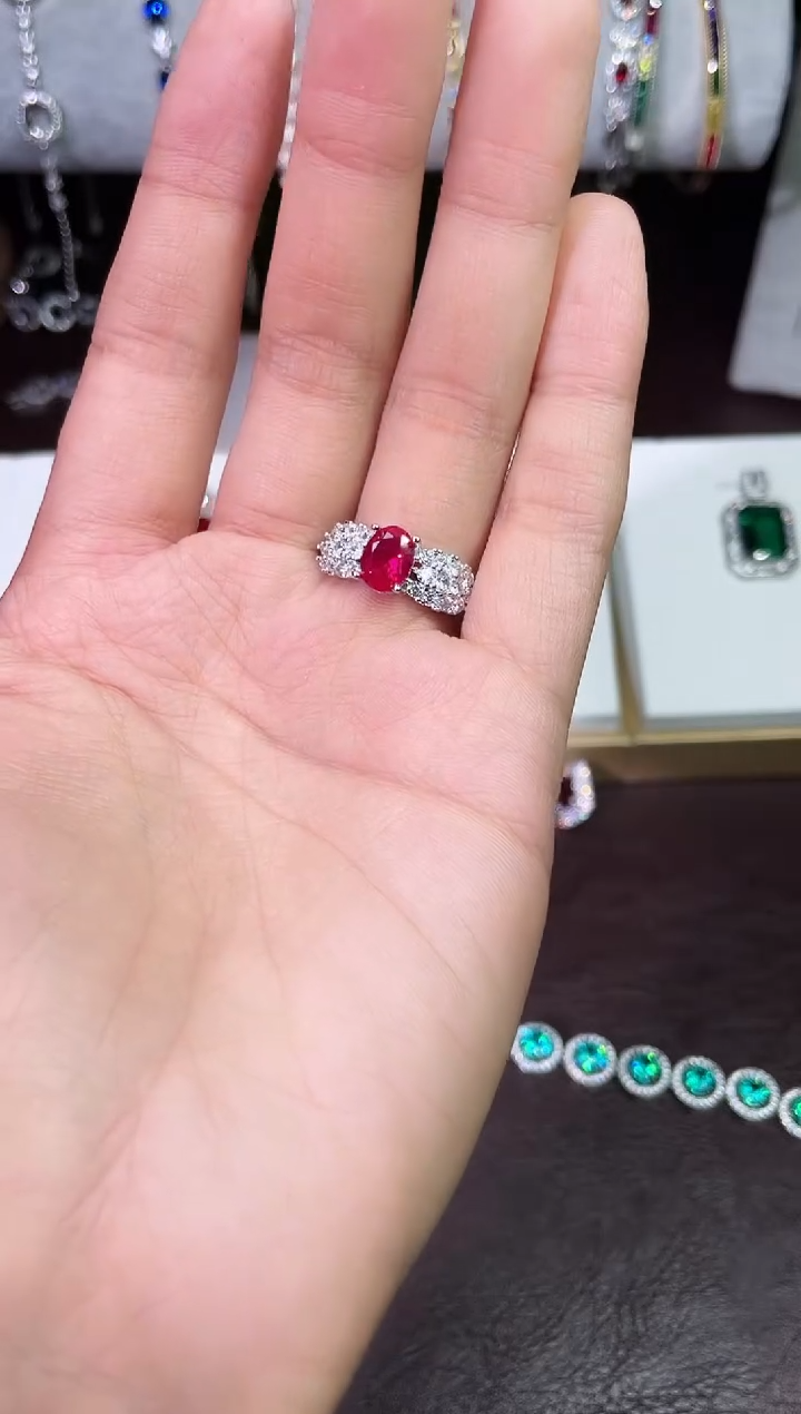 足铂镶嵌合成（培育）红宝石戒指/指环红宝戒指