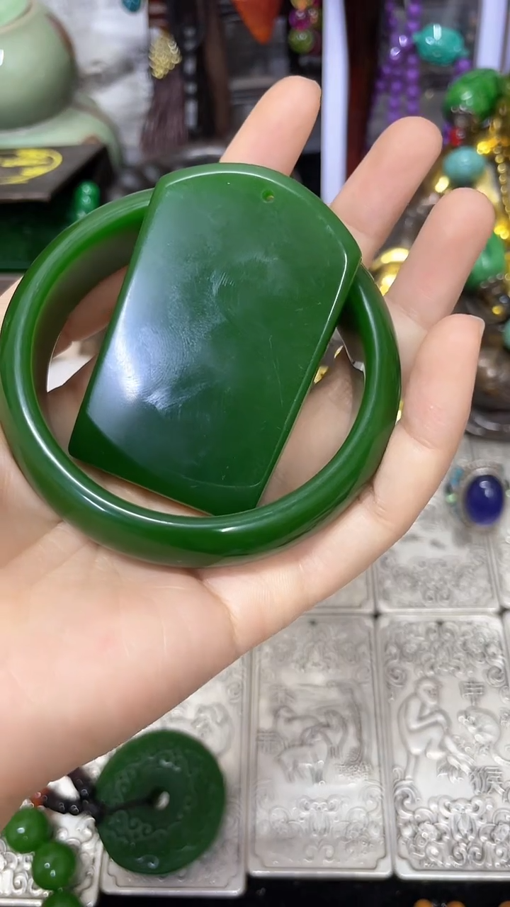 摆件主播推荐如图所示