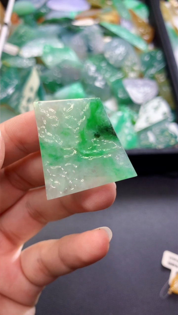 【闪购商品】翡翠吊坠(不含链)未镶嵌5879