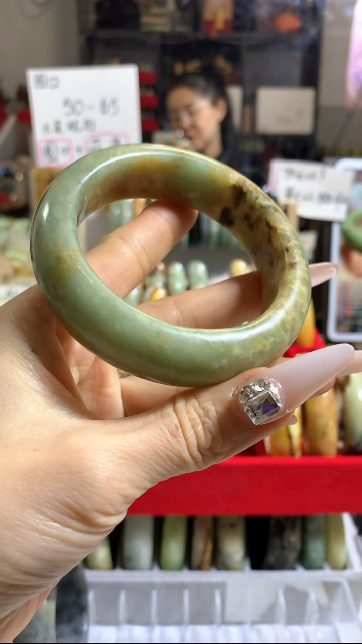 未镶嵌岫玉手镯59 60+ 包容