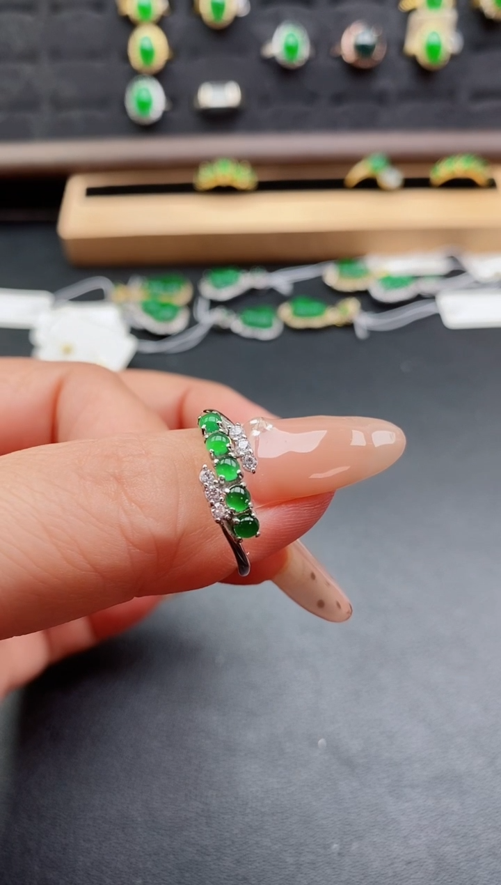 银S925镶嵌戒指翡翠1