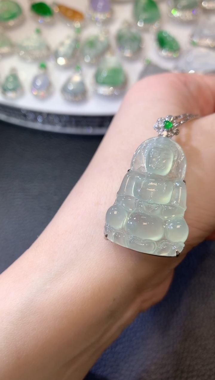 【闪购商品】翡翠吊坠(不含链)18K金镶嵌A41 