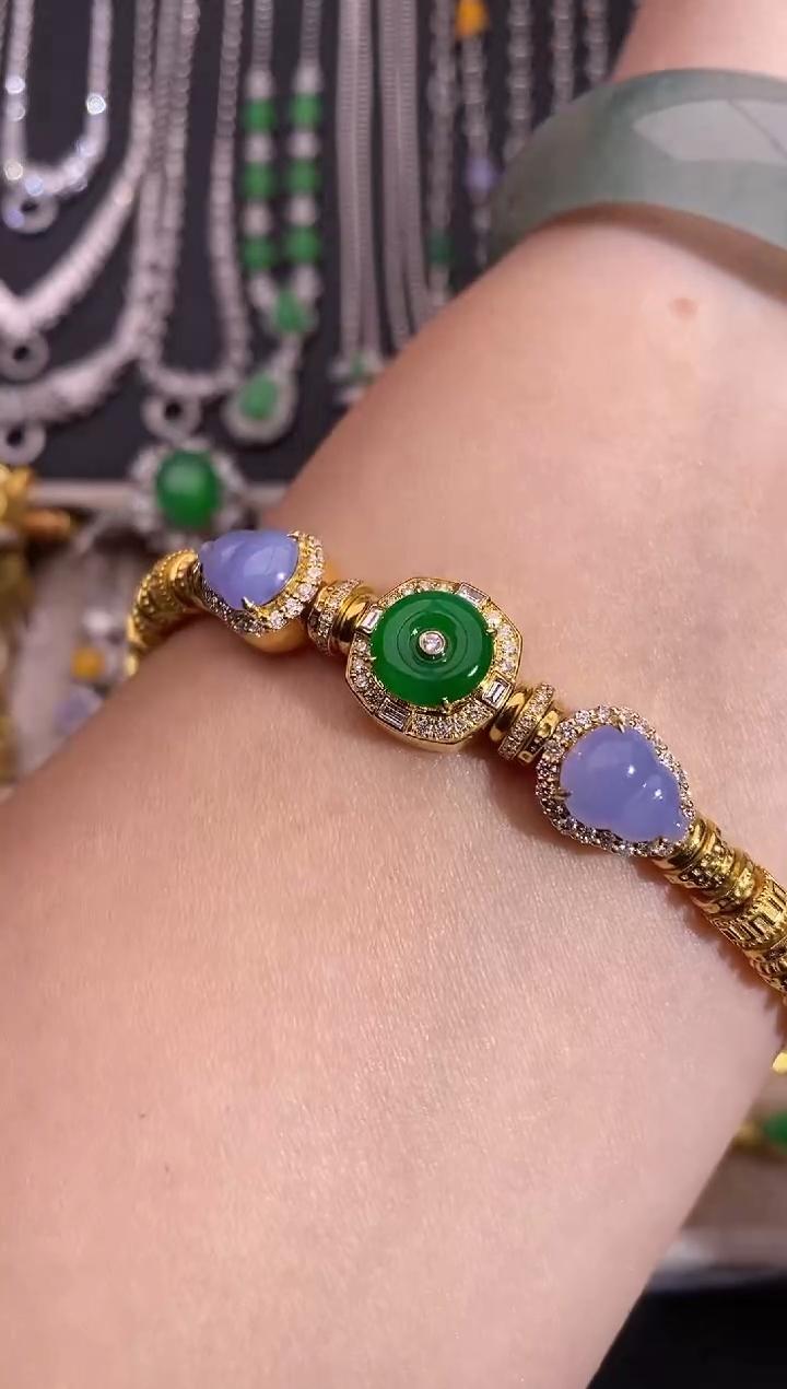 18K金镶嵌手链翡翠盘缠