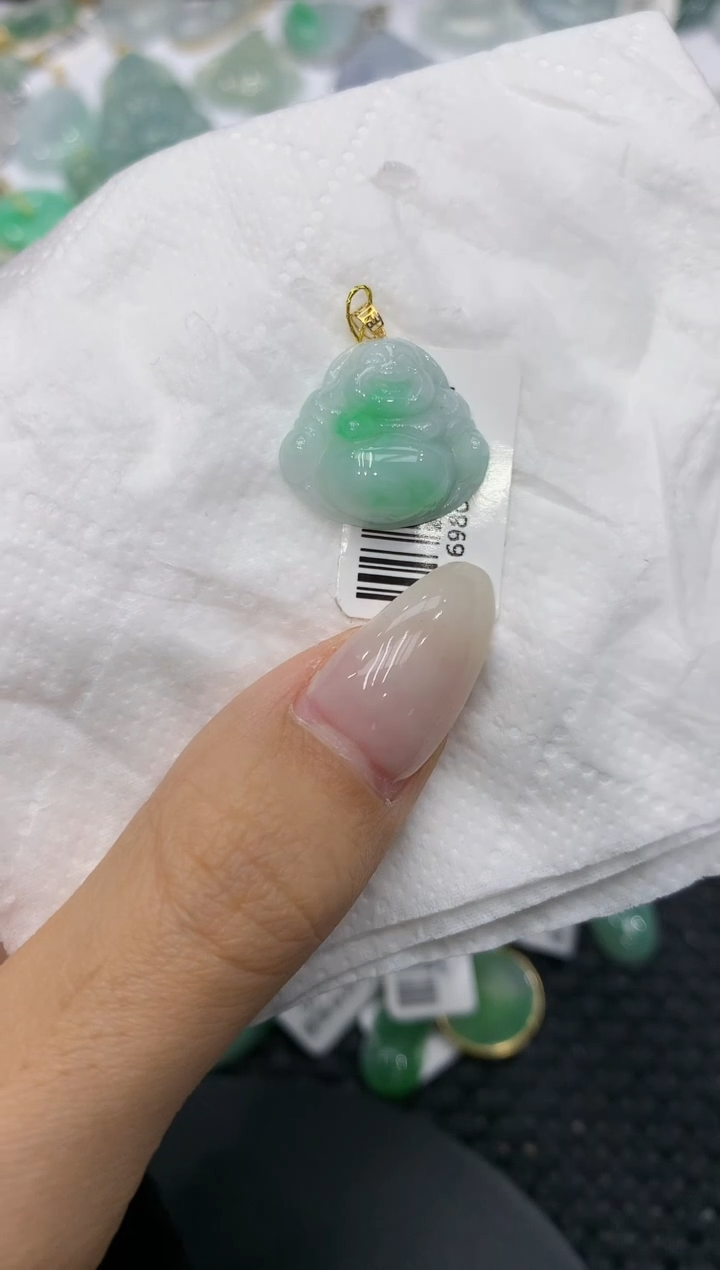 颈饰18K金镶嵌翡翠111111111111