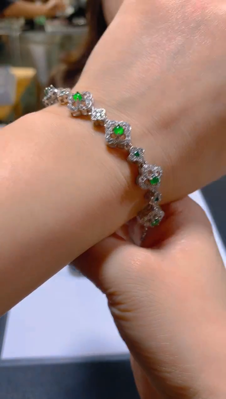 未镶嵌手链翡翠多样性发一