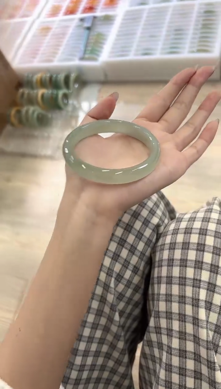 未镶嵌手镯石英质玉67-62D