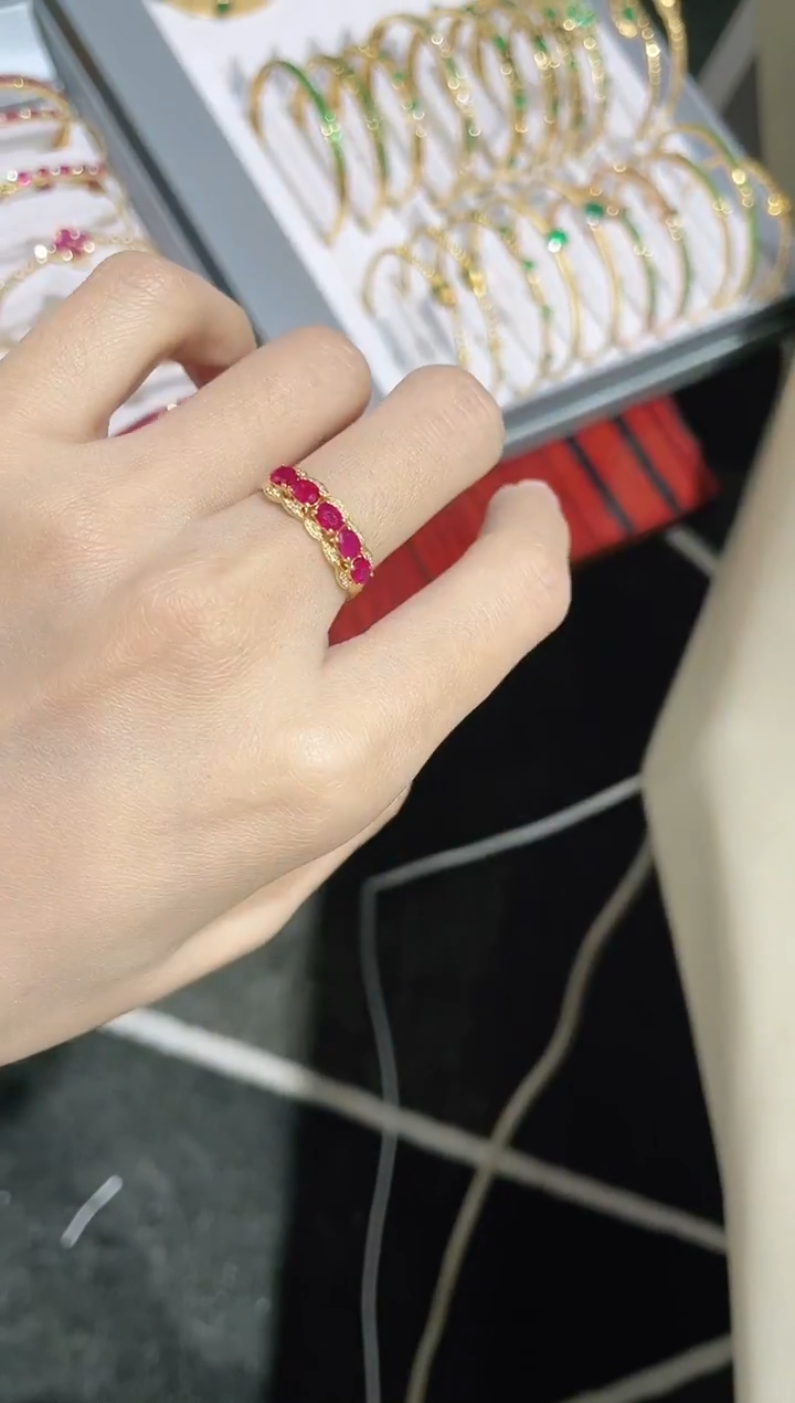 18K金镶嵌戒指红宝石戒指