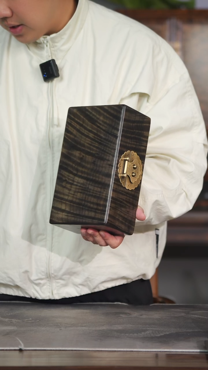 金丝楠792阴沉满水波纹一木一器首饰盒