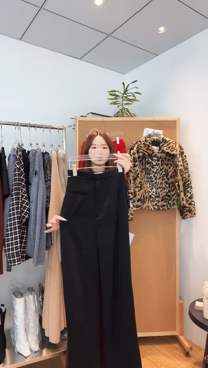 编号099 YINGPEI设计师品牌 黑色休闲裤 待开价