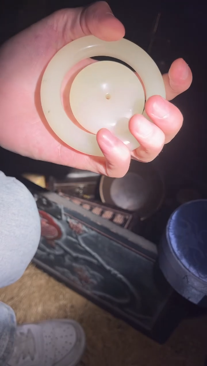 【闪购商品】【闪购商品】白色玉手镯和平安扣