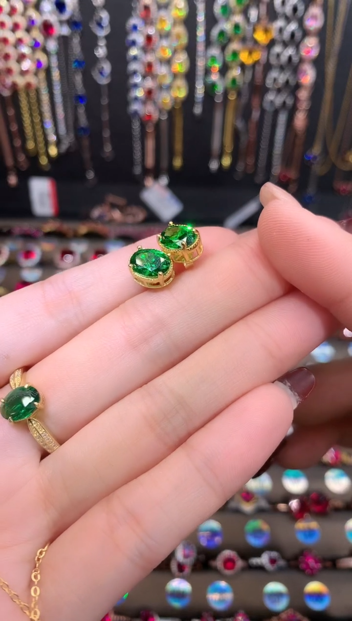 【闪购商品】透辉石耳钉银S925镶嵌金色