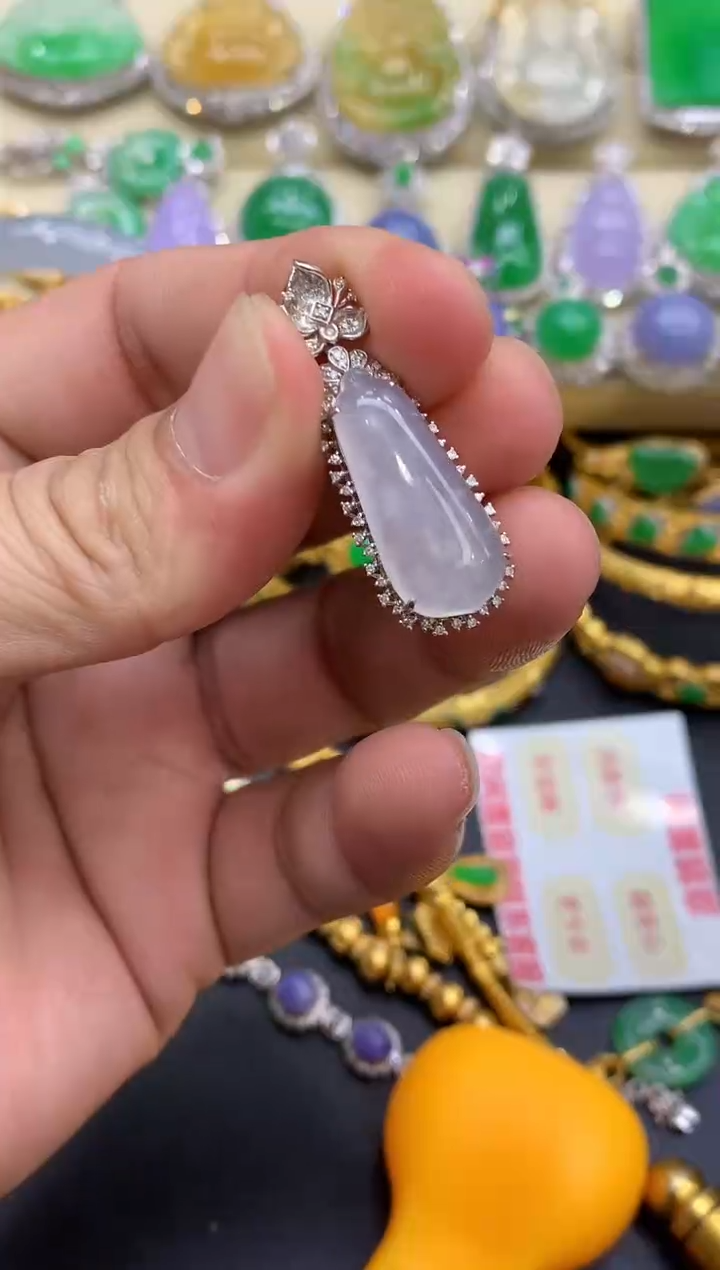 颈饰18K金镶嵌翡翠218-中国好珍宝