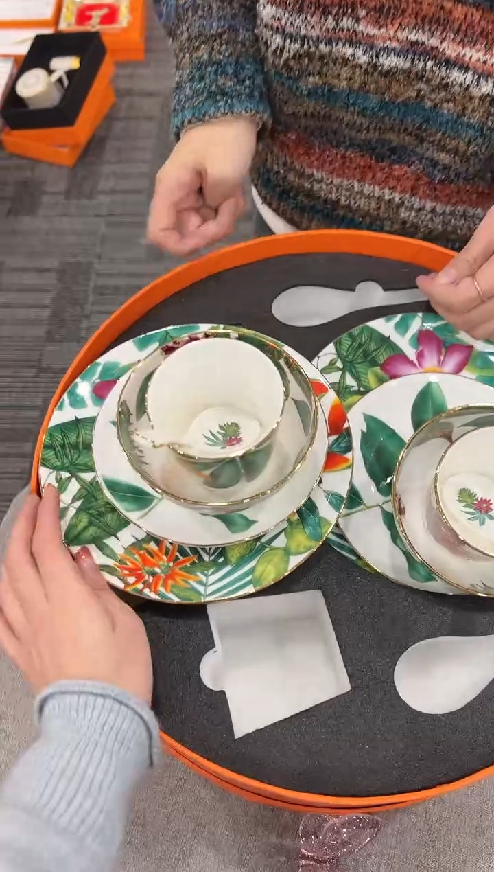 【闪购商品】杯H132--------------