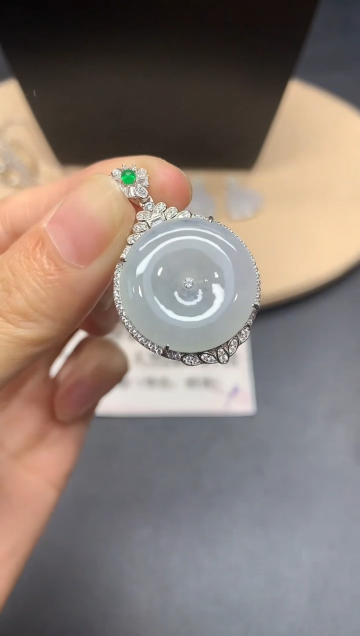 【闪购商品】翡翠吊坠(不含链)银S925镶嵌平安扣【多样性发其一】