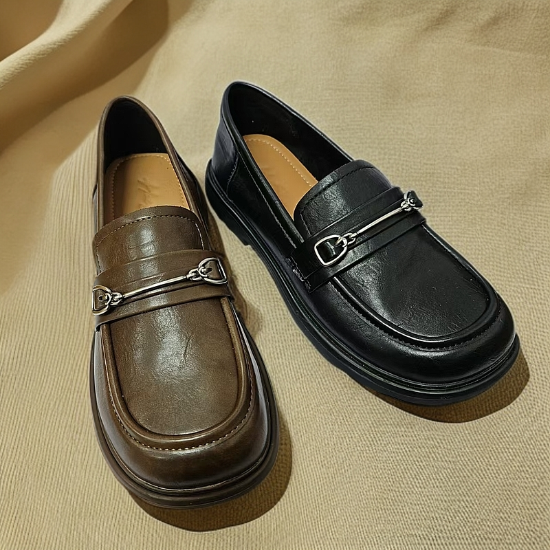 88509春秋款金属扣平底女圆头乐福单鞋百搭舒适