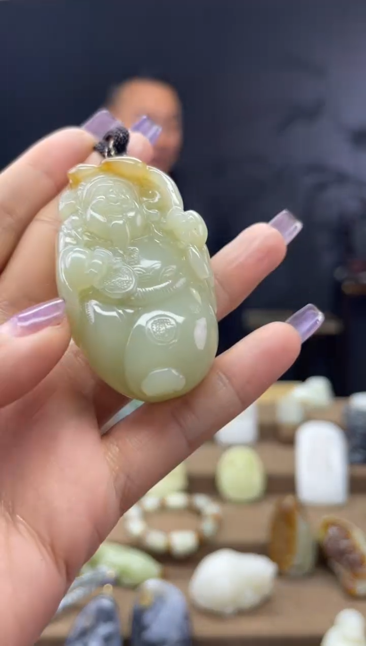 颈饰未镶嵌和田玉1