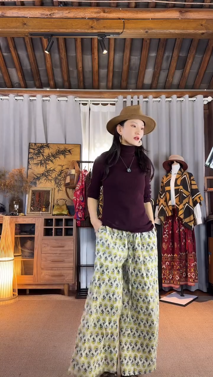 设计师款黄色拓印花裤子