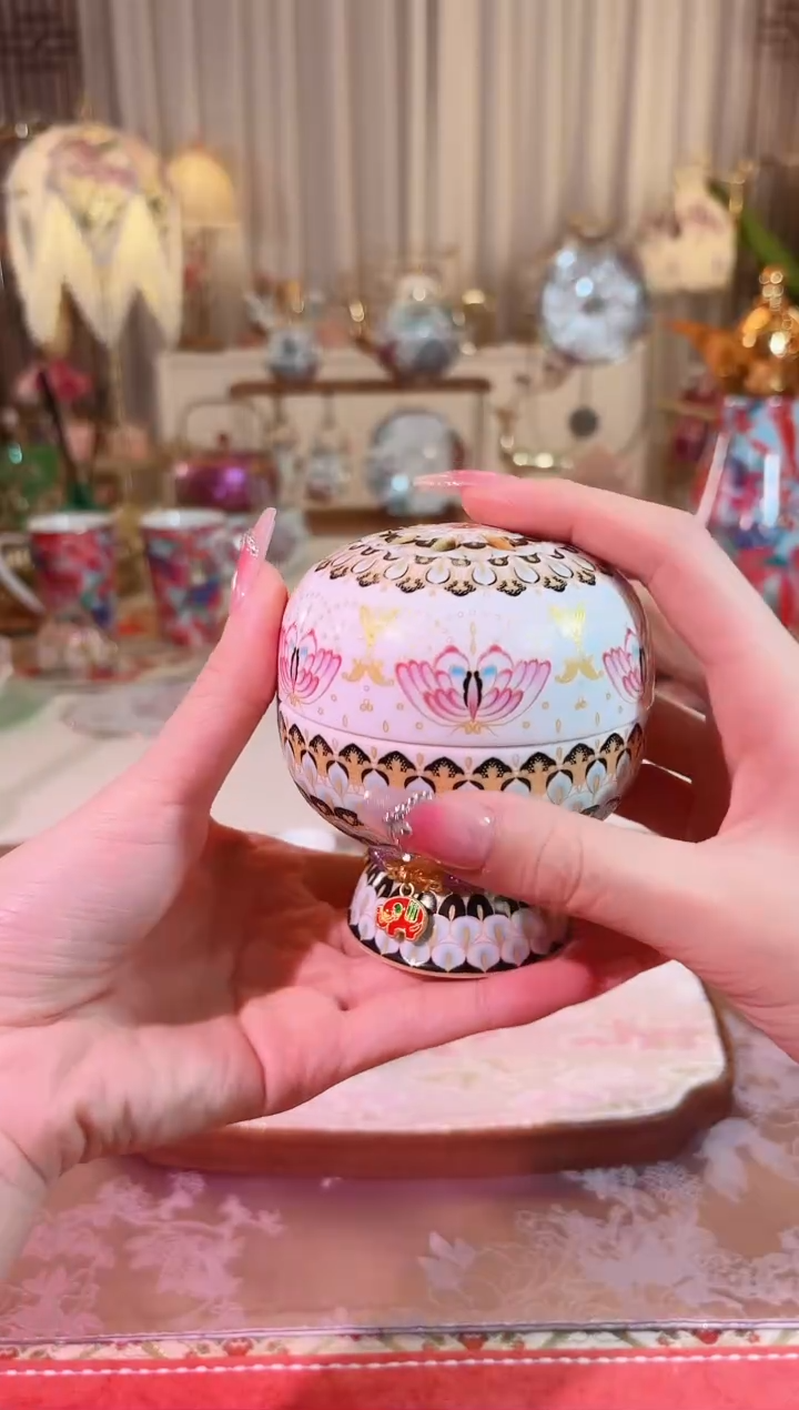 【闪购商品】瓷福蝶 香薰炉