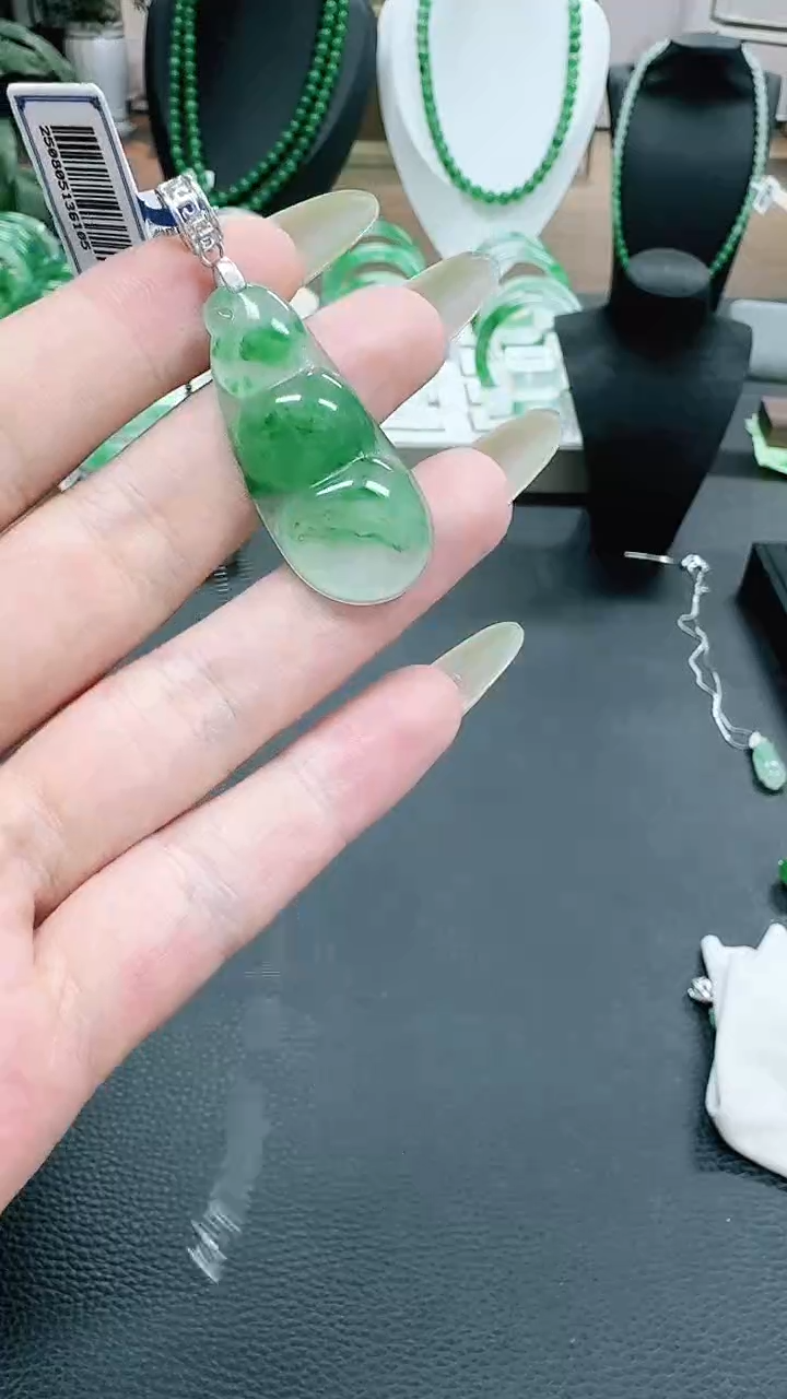 未镶嵌1石英质玉（非洲翠）/7887
