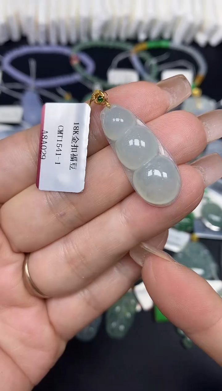 吊坠(不含链)18K金镶嵌翡翠豆子18K金扣镶嵌@@CMT1541-1