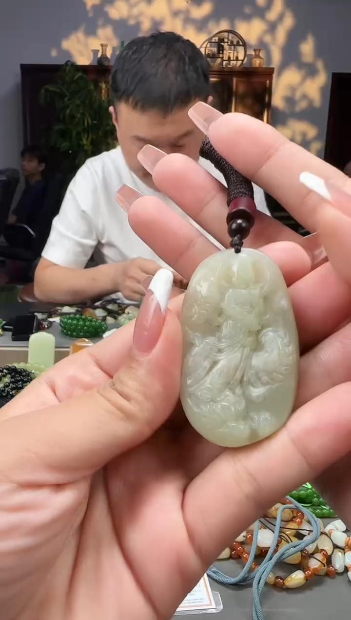 和田玉未镶嵌颈饰1