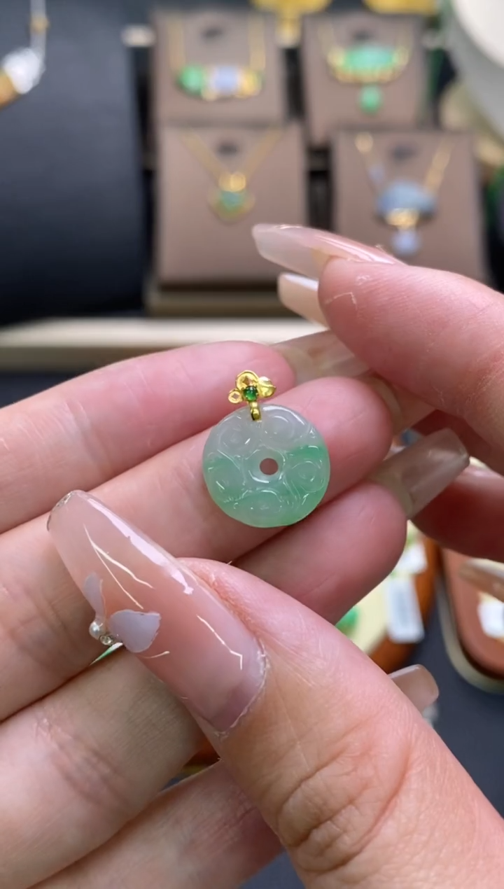 【闪购商品】翡翠颈饰18K金镶嵌净货18381