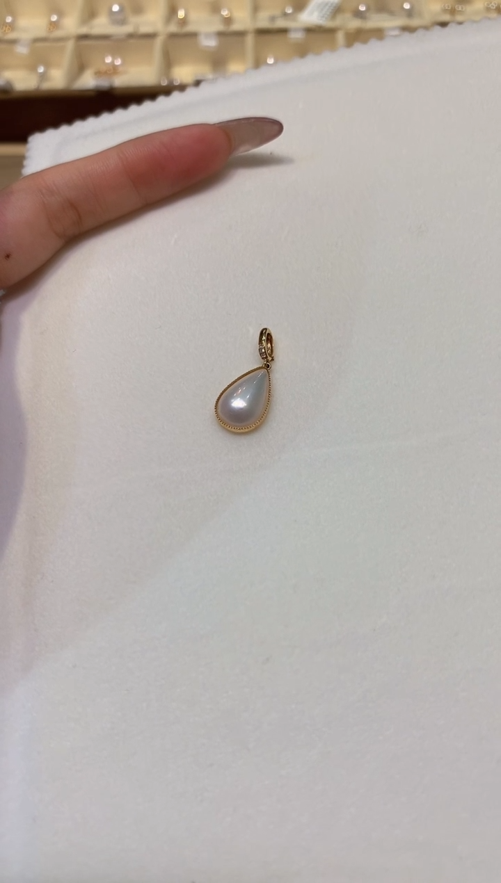 【闪购商品】拼合珍珠（马贝珠）吊坠（不含链）18K金镶嵌a15时尚