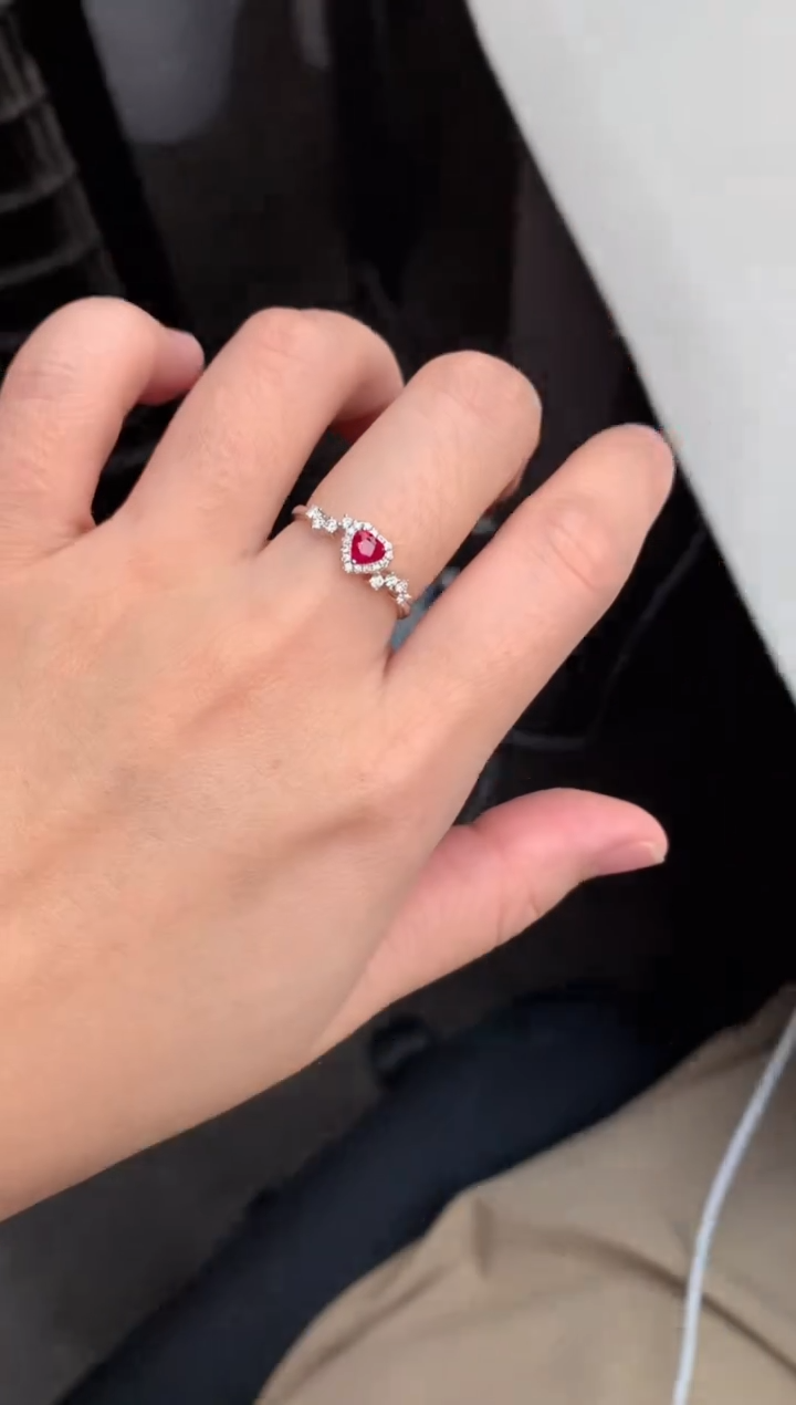 【闪购商品】红宝石戒指18K金镶嵌29分鸽血红戒指