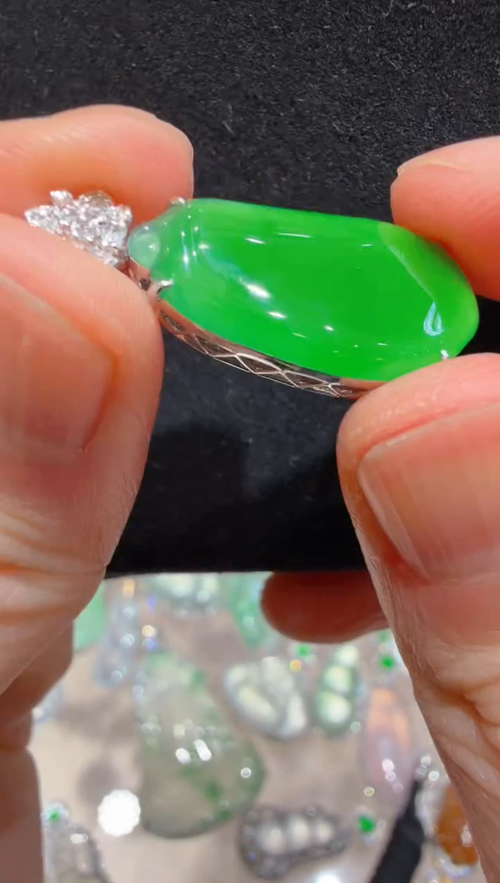 吊坠(不含链)18K金镶嵌翡翠多样性团购发一件