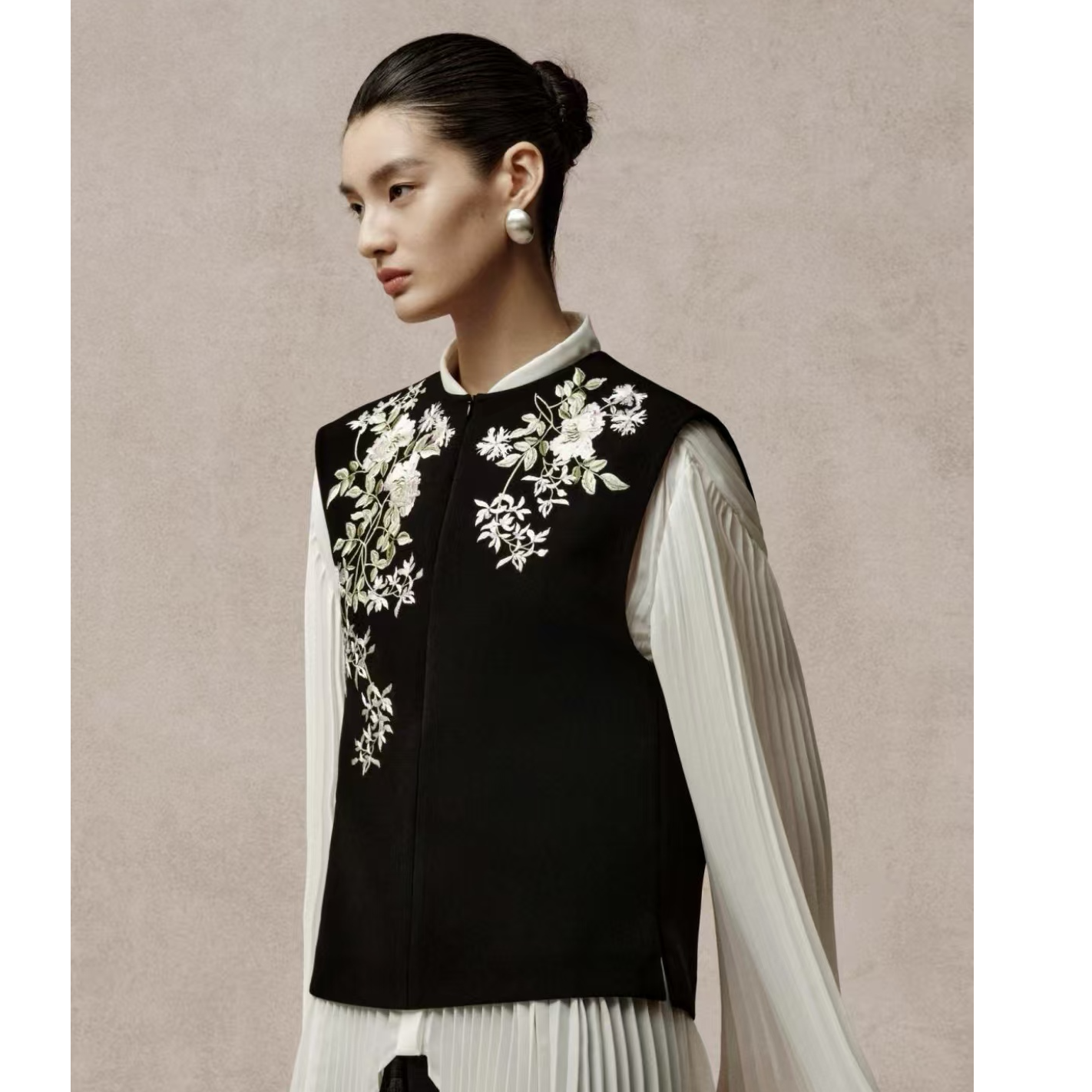 【刘彤推荐】玉琼   刺绣花卉无袖马甲 J26S4067