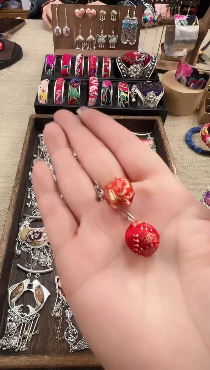 【闪购商品】织绣民族风老绣饰品424