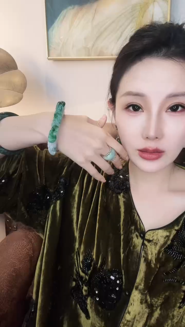 颈饰未镶嵌翡翠?****️翡翠E162