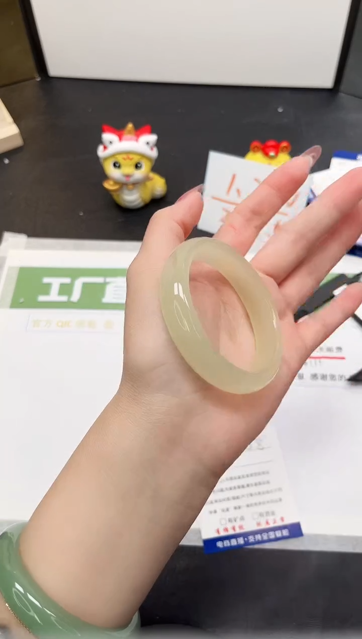 【闪购商品】石英质玉手镯未镶嵌234-54.8